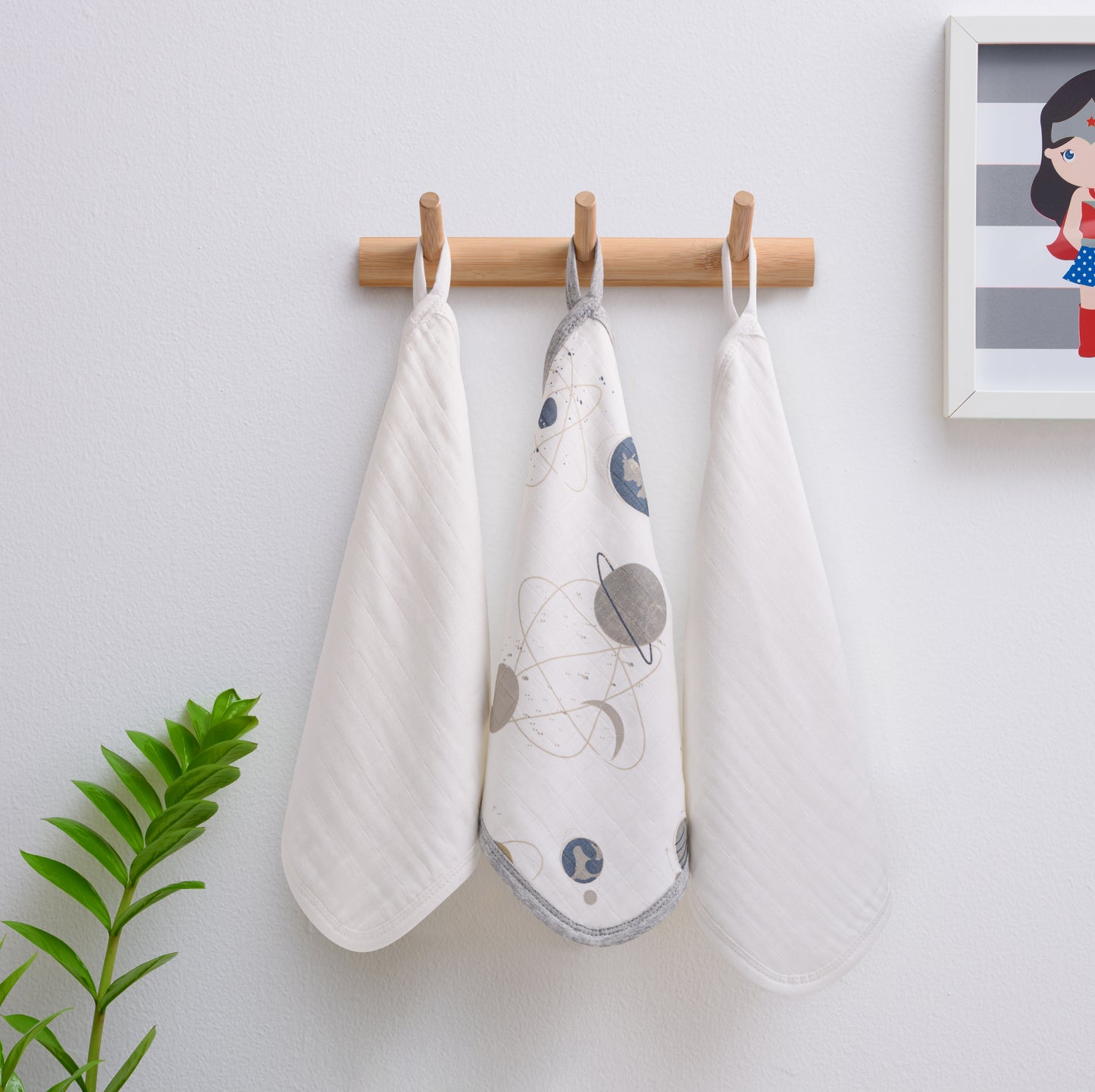 Anvi Baby - Dreamy Space Burp Cloth Hanging