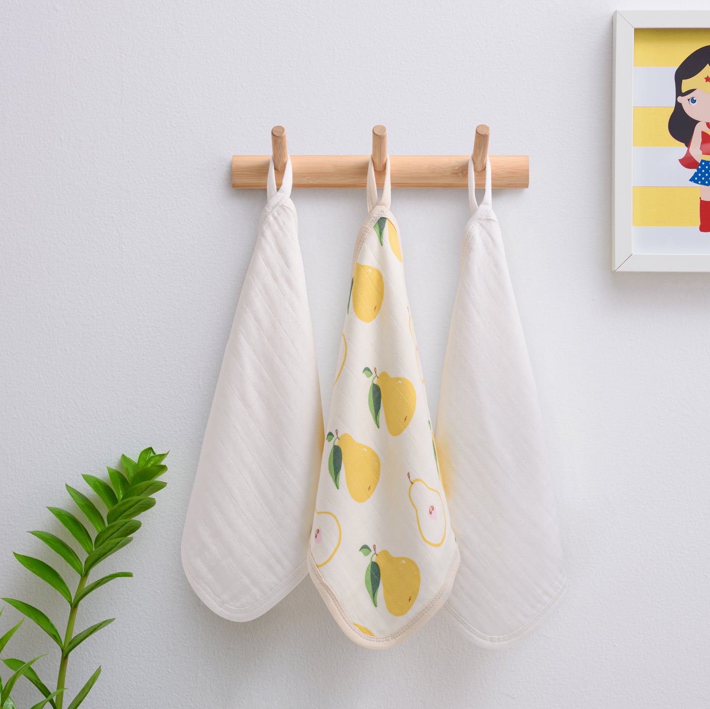 Anvi Baby - Pear-fect Burp Cloth Hanging