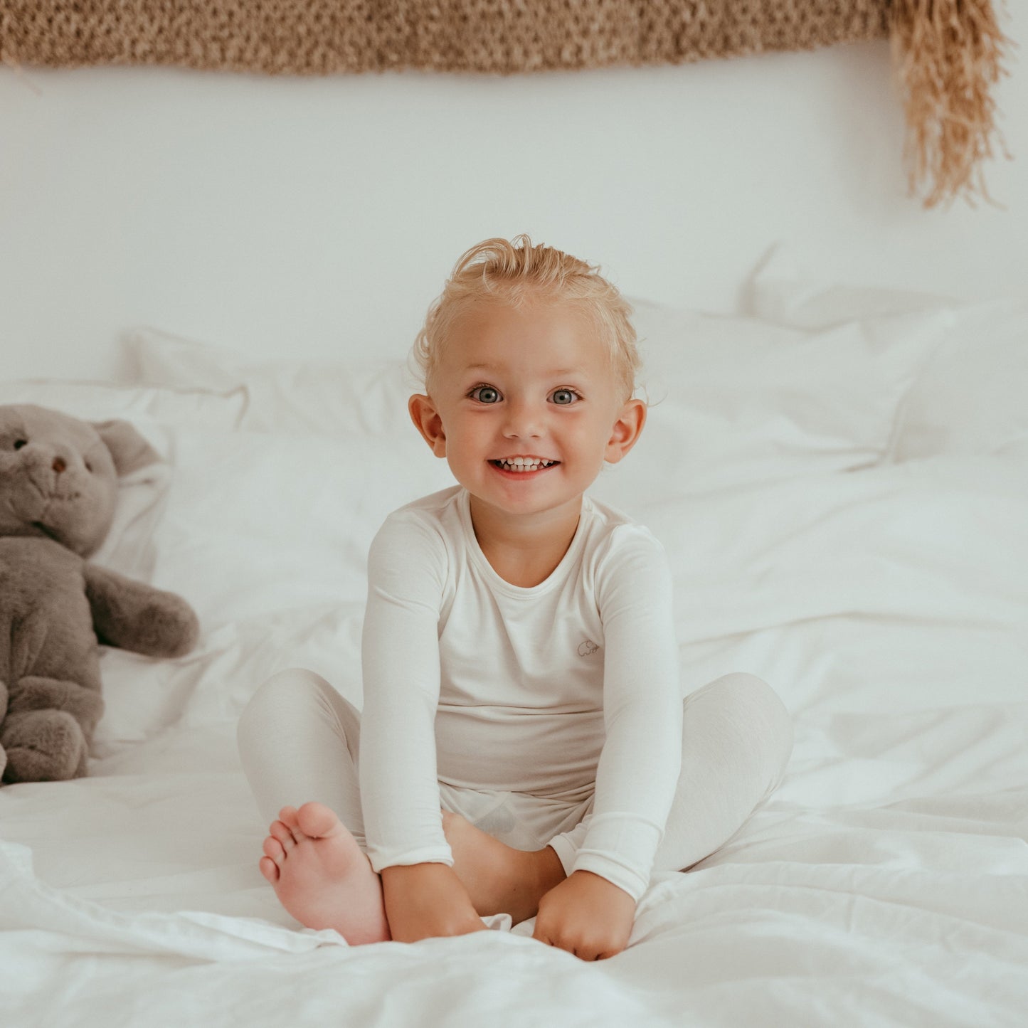 Anvi Baby PJs - White - cute boy with teddy