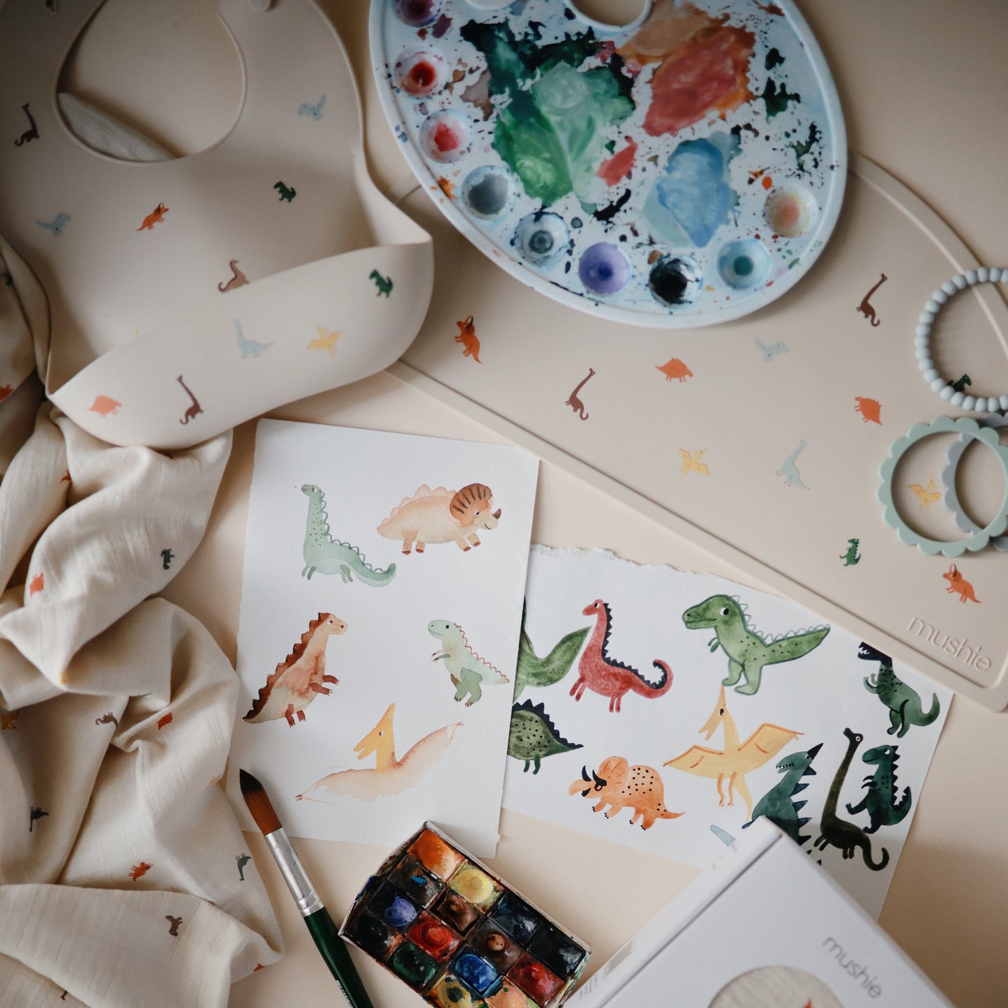 Mushi - Baby Silicone Bib - Dinosaurs - art