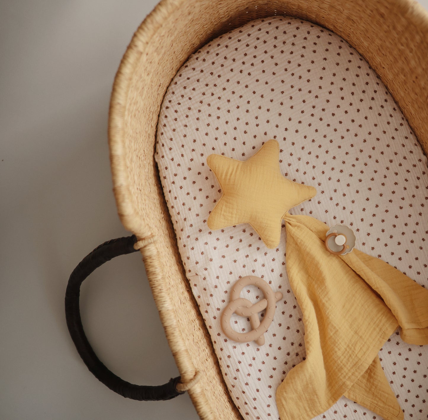 Mushie - Pretzel Teether - with accessories - silicon toys - silicone teether
