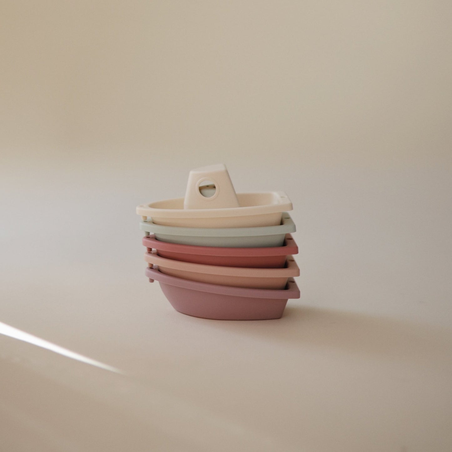 Mushie - Bath Boats - Petal