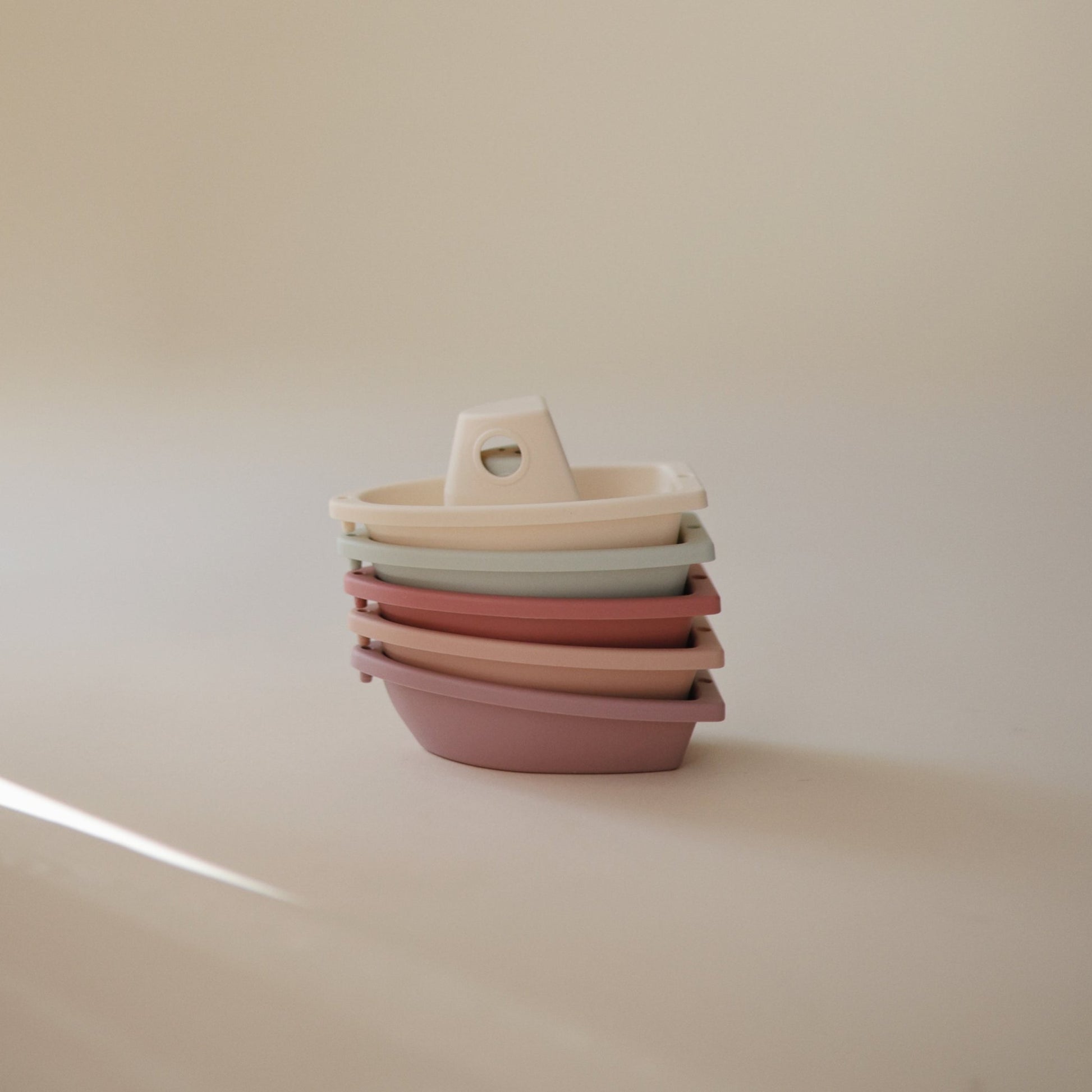 Mushie - Bath Boats - Petal