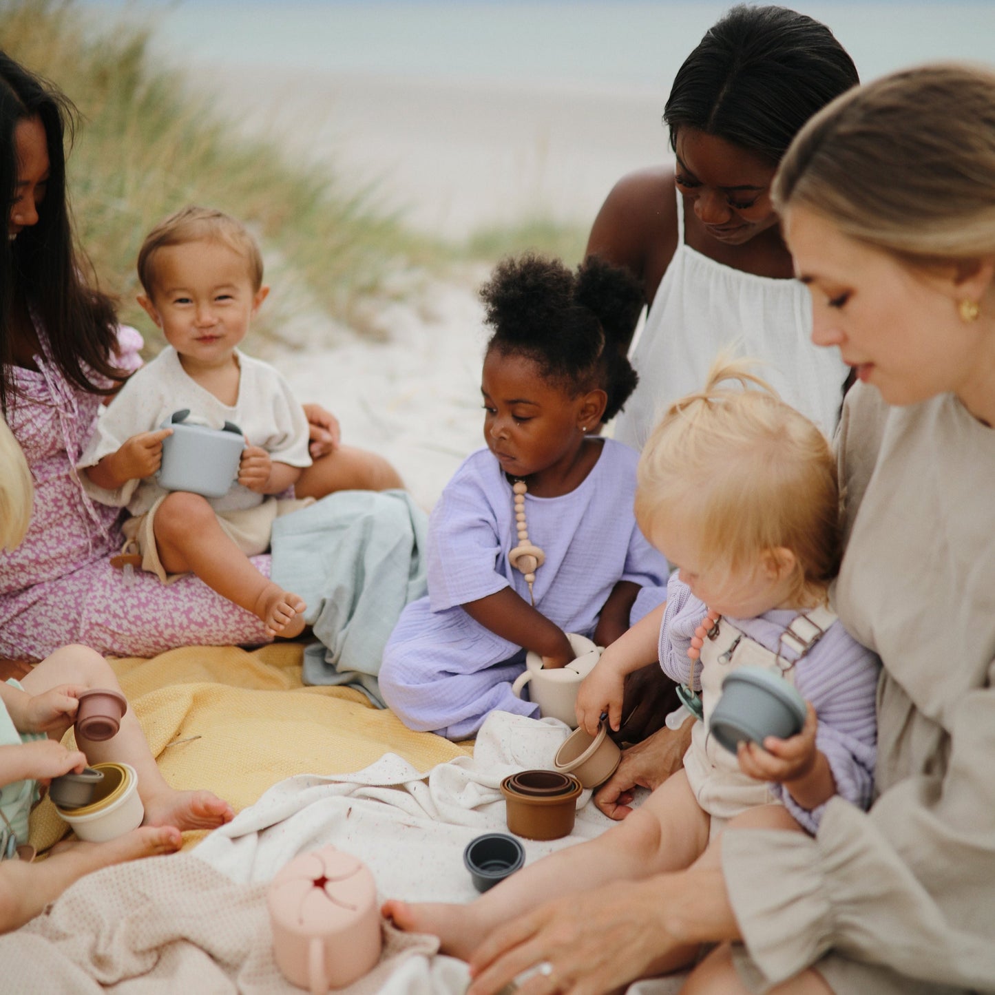 Mushie Snack Cup - collection beach kids