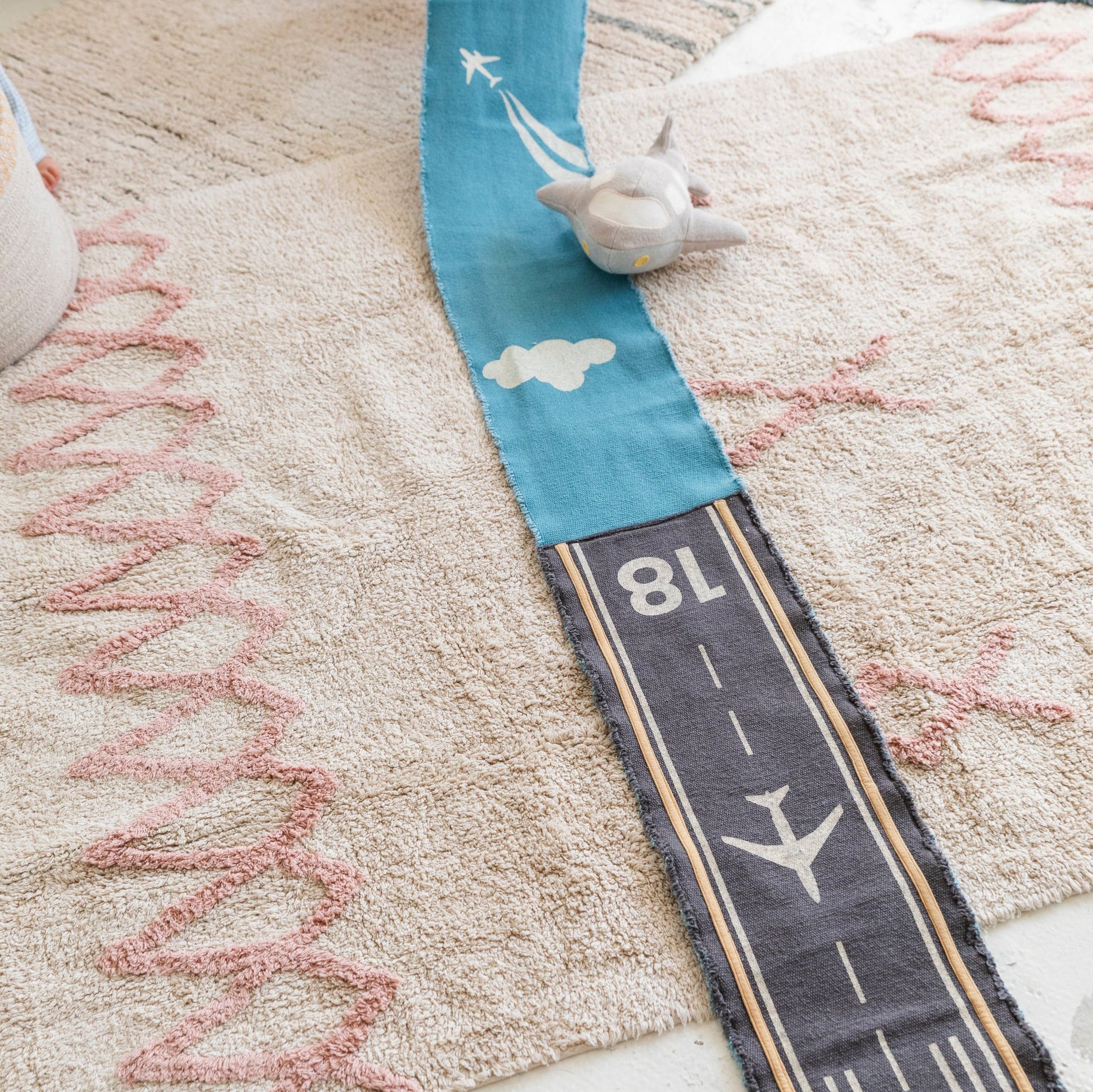Lorena Canals Ride & Roll (Aeroplane) - carpet - aeroplane ride on toy