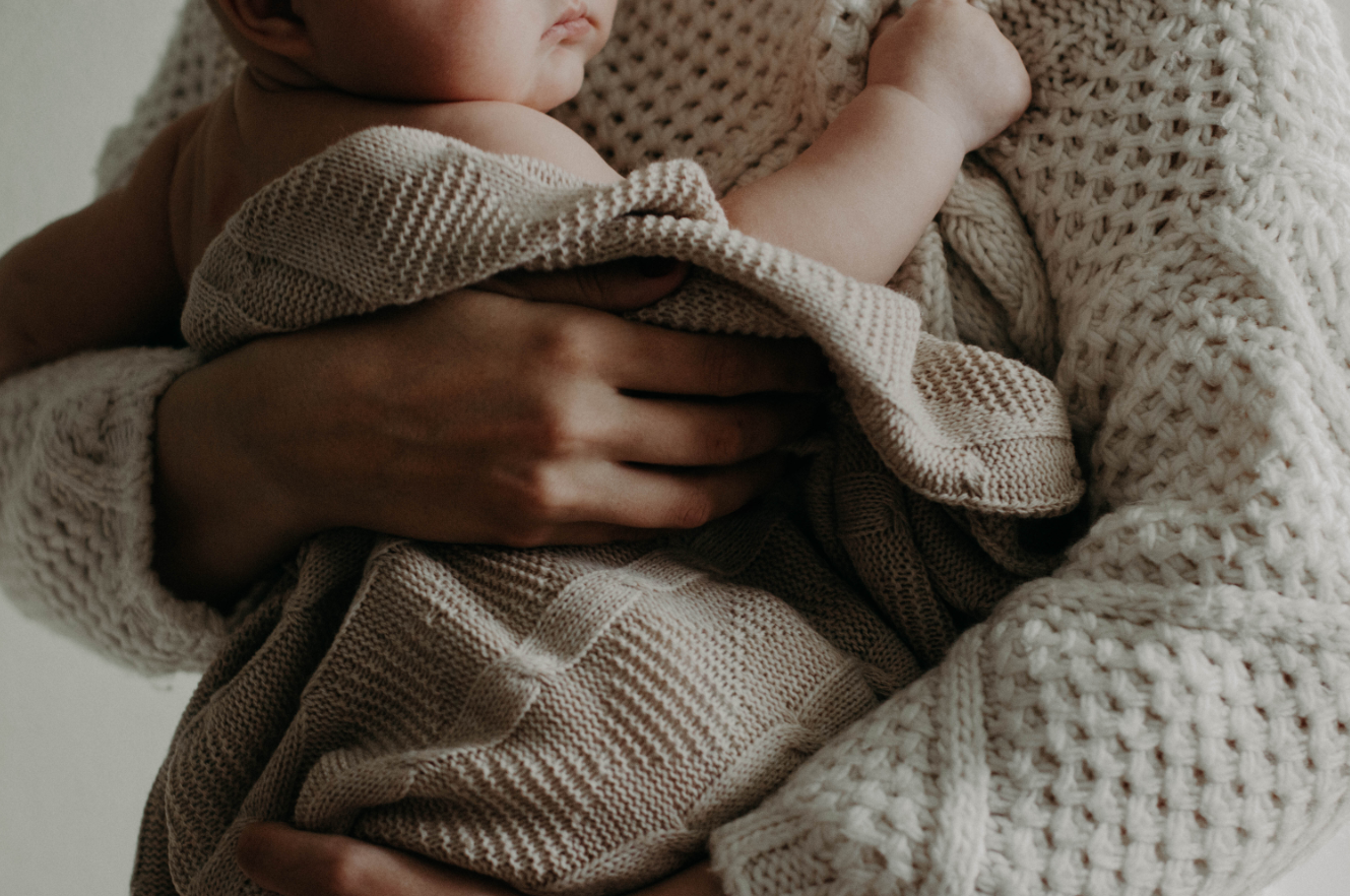 Main_pic_colour baby mama cuddle in blanket