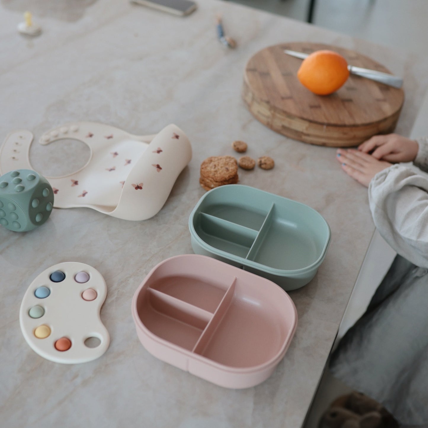 Mushie - Lunchbox - Blush - with sage