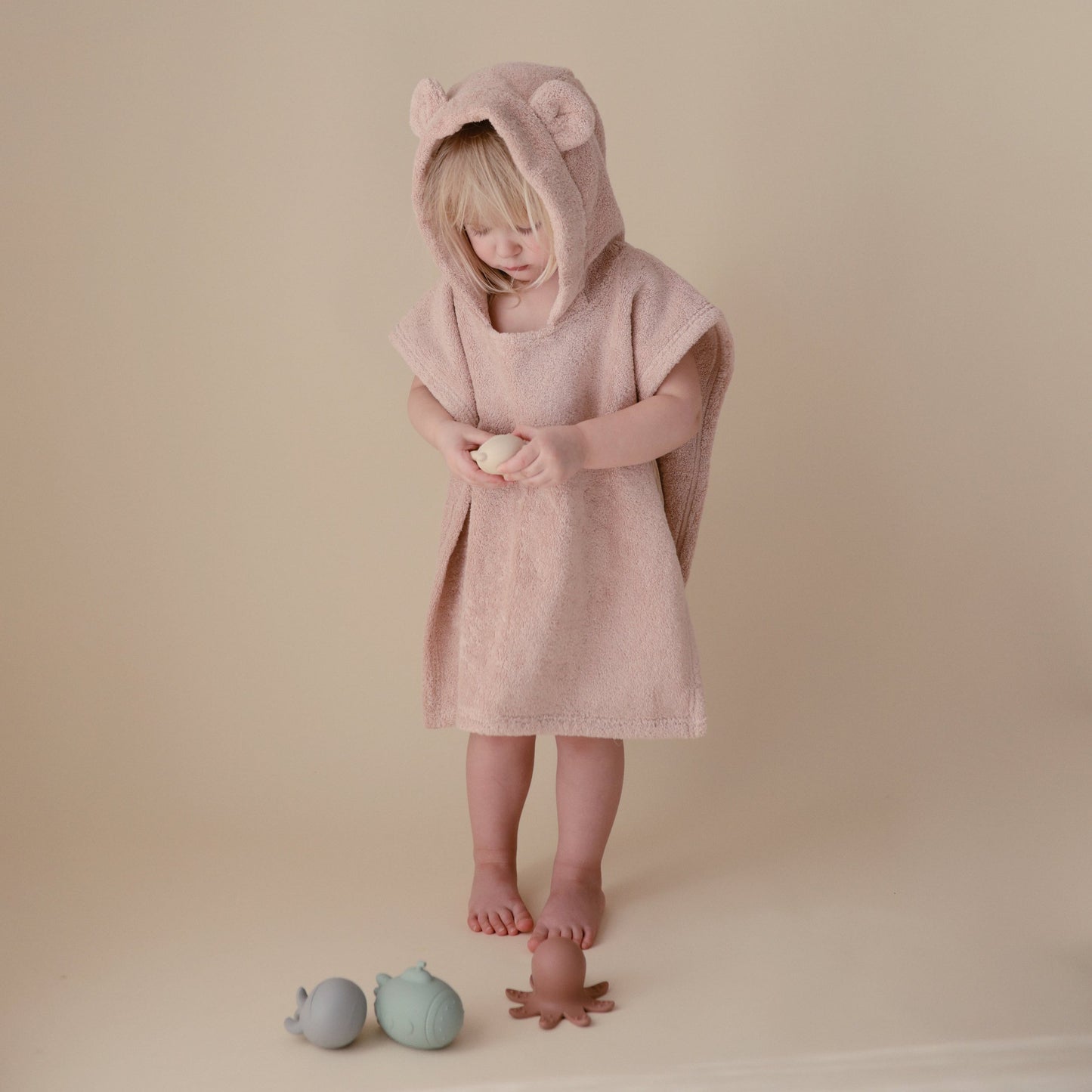Mushie - Bear Poncho Towel - Blush - little girl