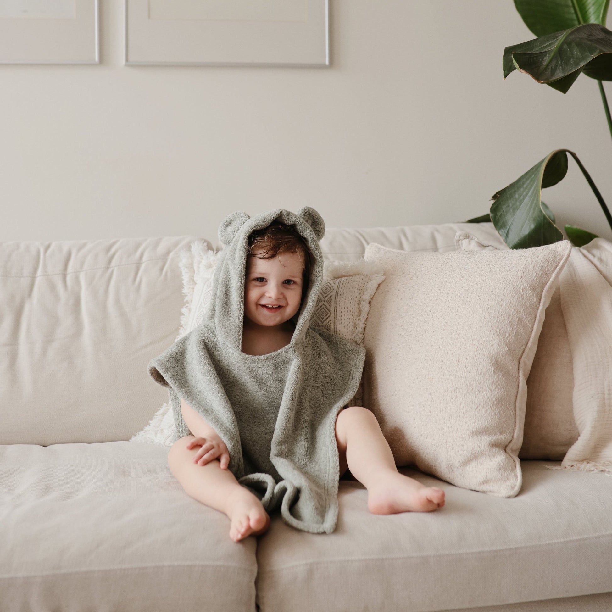 Mushie - Bear Poncho Towel - Moss - little boy