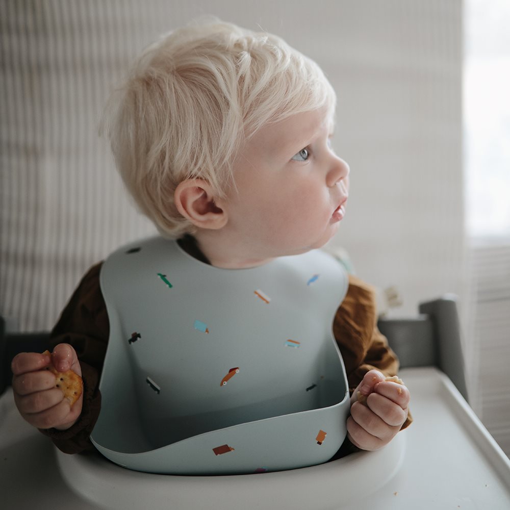 Mushie - Silicone Bib - Retro Cars boy